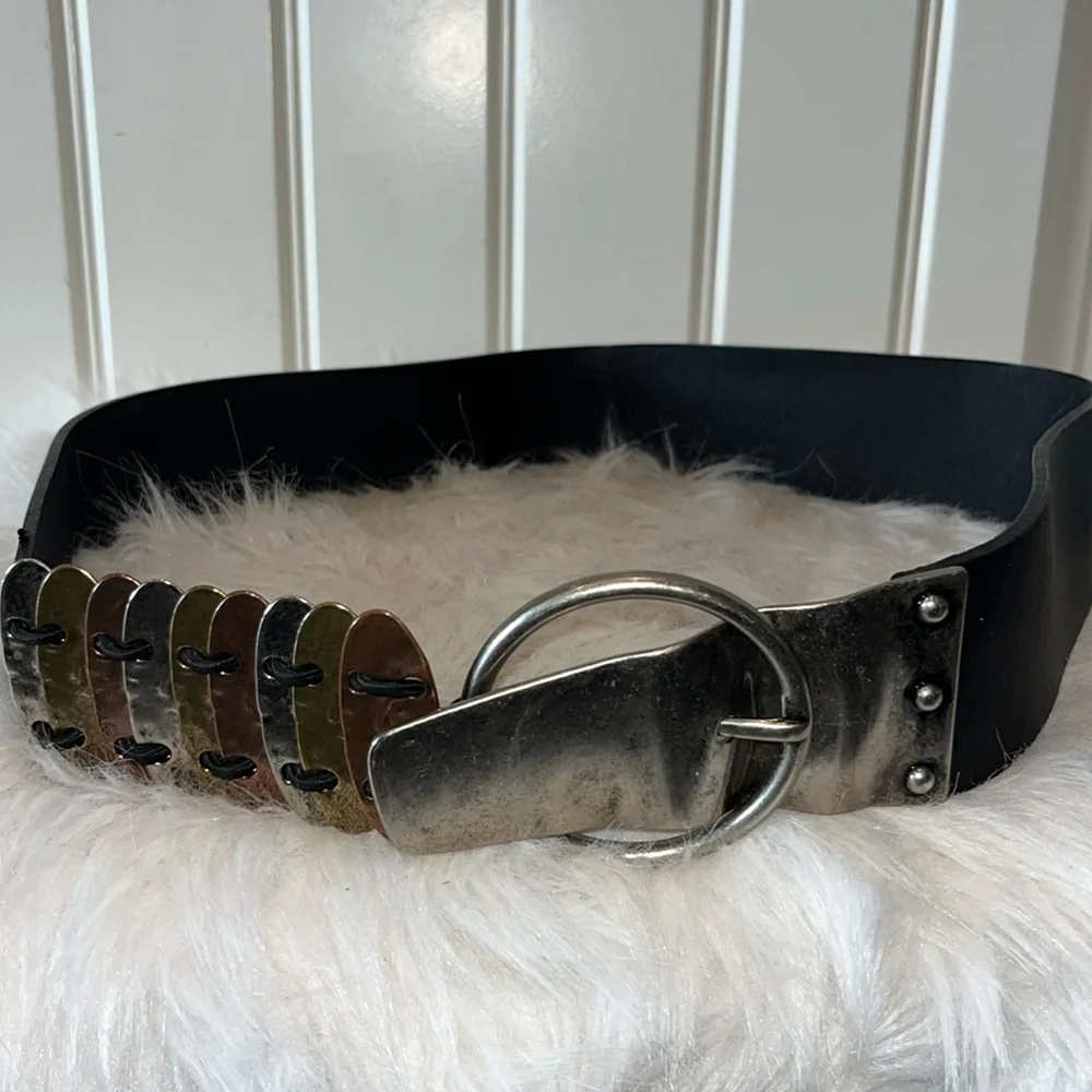 Super cute unique statement belt hammered metallic black leather belt Chicos S/M